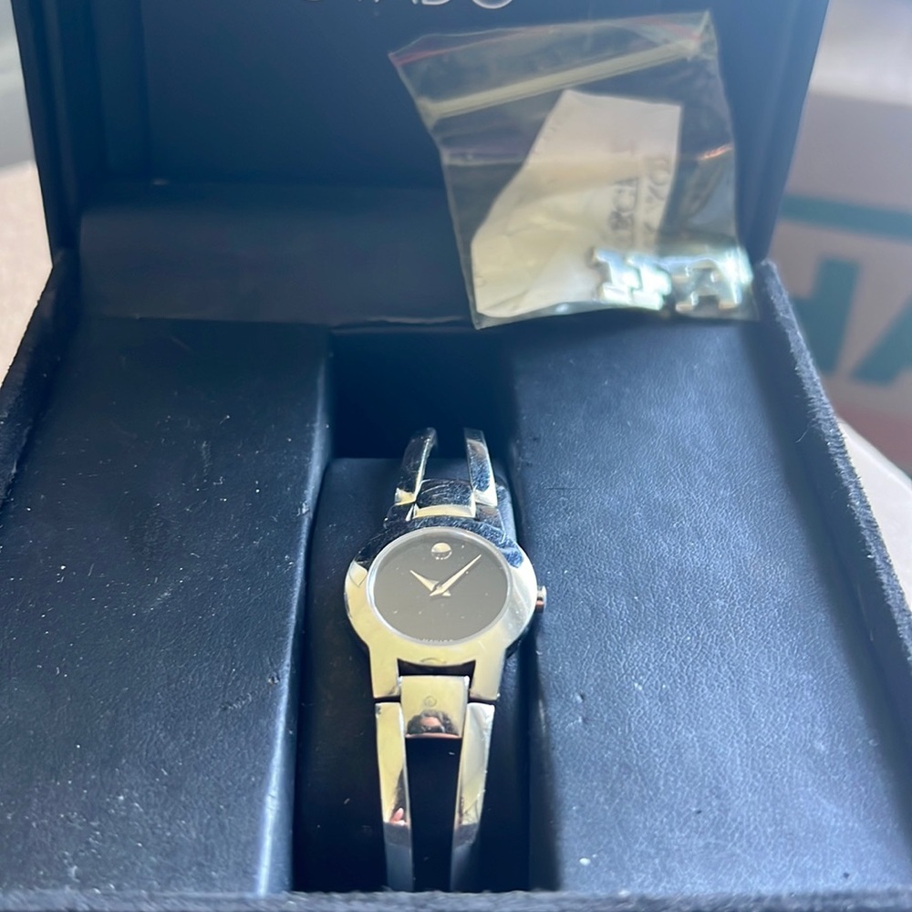 Movado Amorosa